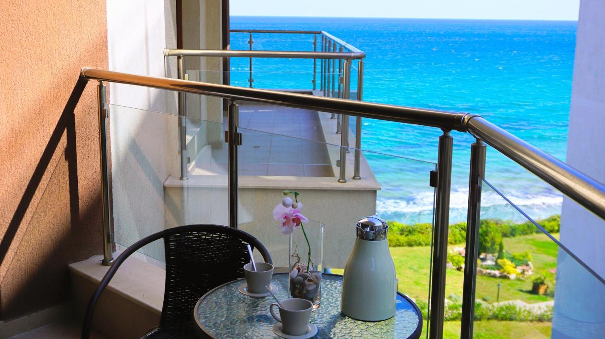 Апартаменти Бяла Клиф на плажа - Apartments Byala Cliff First Line Экстерьер фото